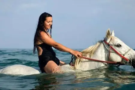 Купание на лошадях в море + прогулка