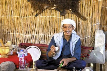 Оазис и закат в пустыне